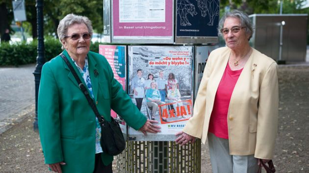 Die beiden Seniorinnen Margrit Benninger (91) und Eliette Pilonnel (79) haben sich aktiv im Abstimmungskampf für die Wohnschutzinitiativen engagiert.